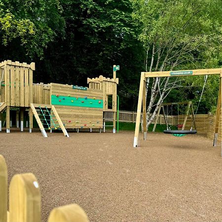 Conkers Lodge For 6 With Hot Tub & Secluded Decking - Spa Resort In Devon Chudleigh Bagian luar foto