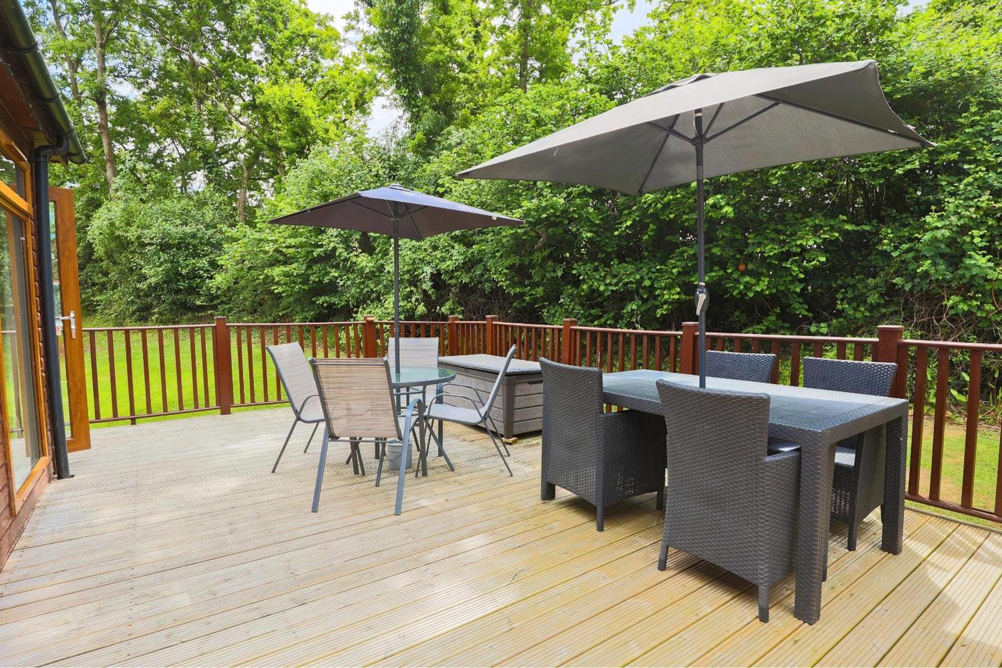 Conkers Lodge For 6 With Hot Tub & Secluded Decking - Spa Resort In Devon Chudleigh Bagian luar foto